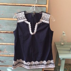 Talbots navy blue/black Sm top w/white embroidery